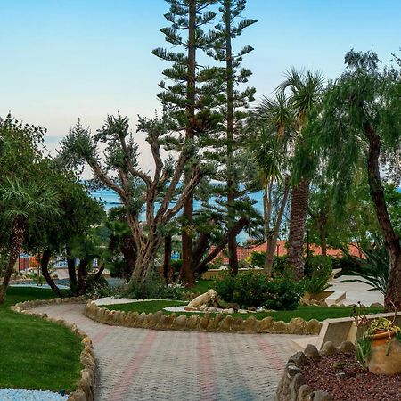 Hotel Villa Levi San Remo Buitenkant foto