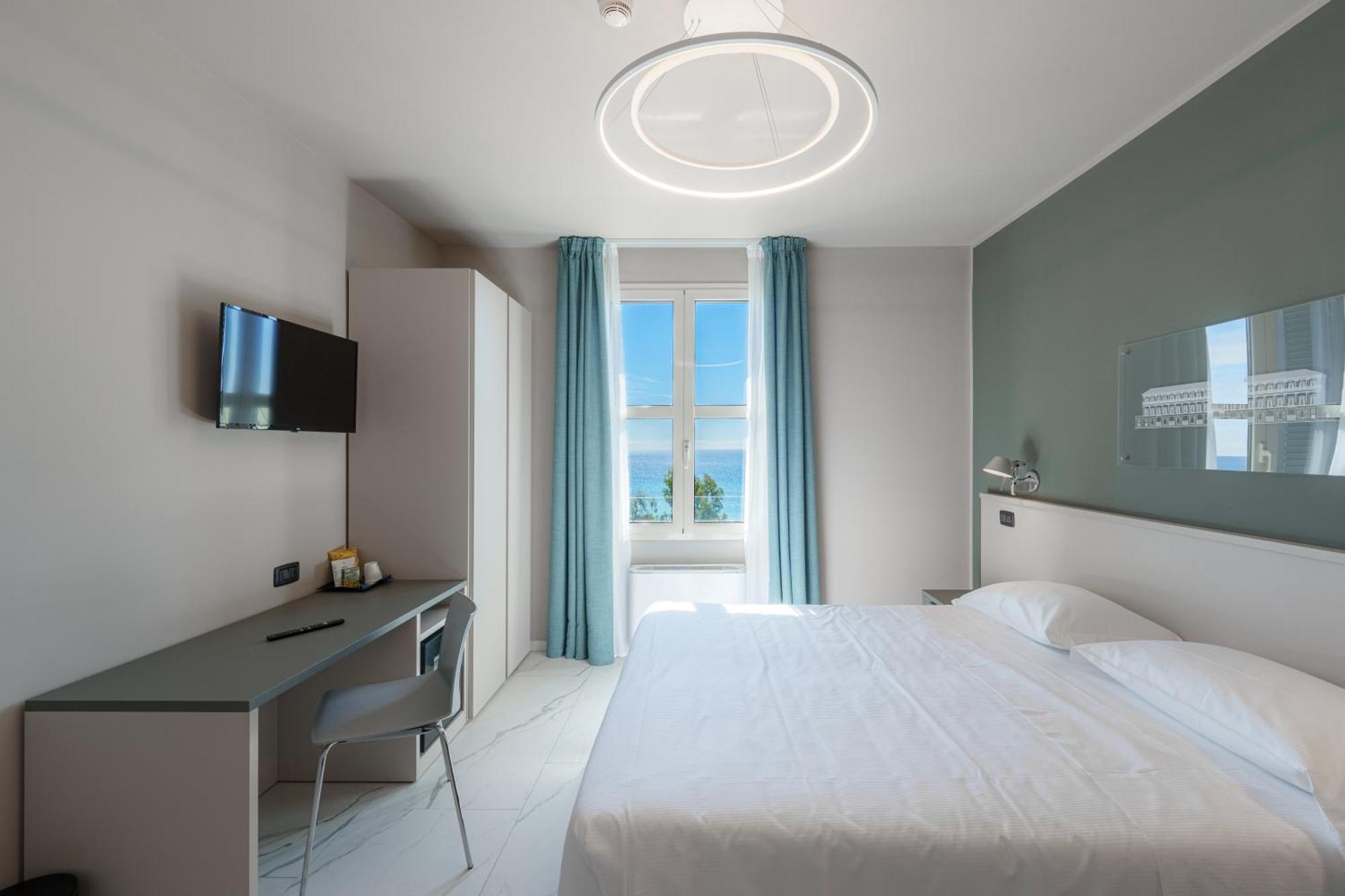 Hotel Villa Levi San Remo Buitenkant foto