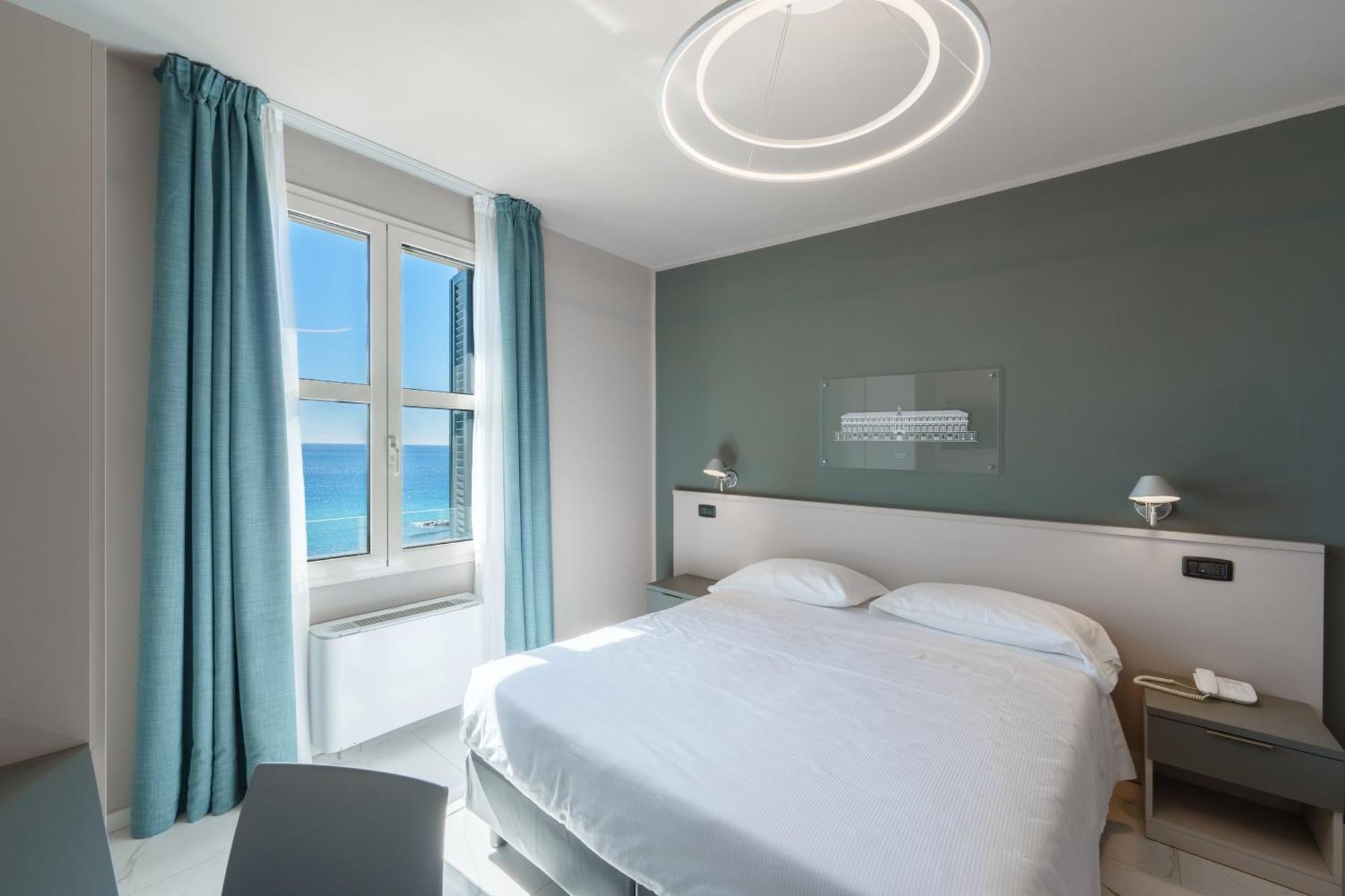 Hotel Villa Levi San Remo Buitenkant foto