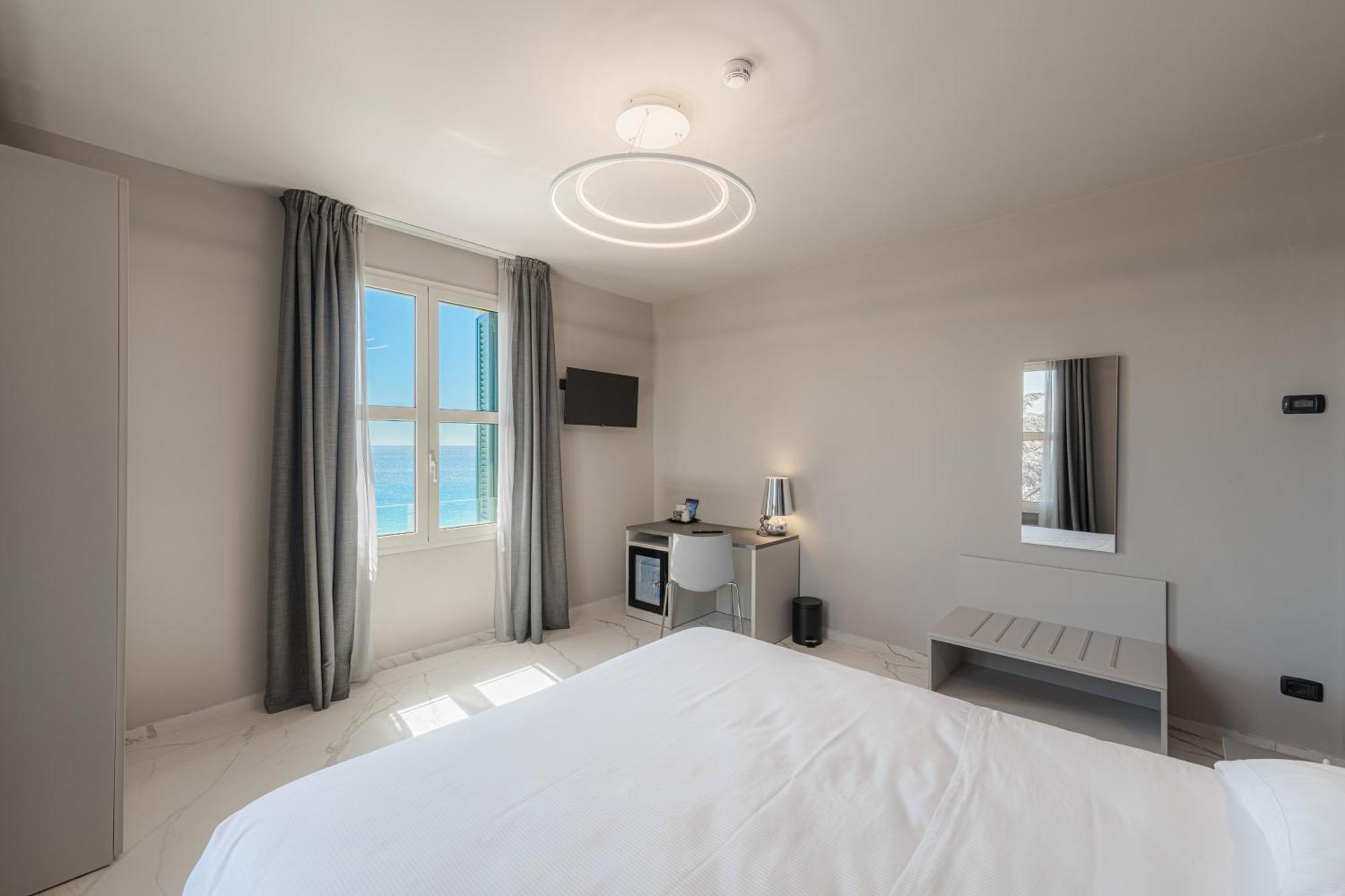 Hotel Villa Levi San Remo Buitenkant foto