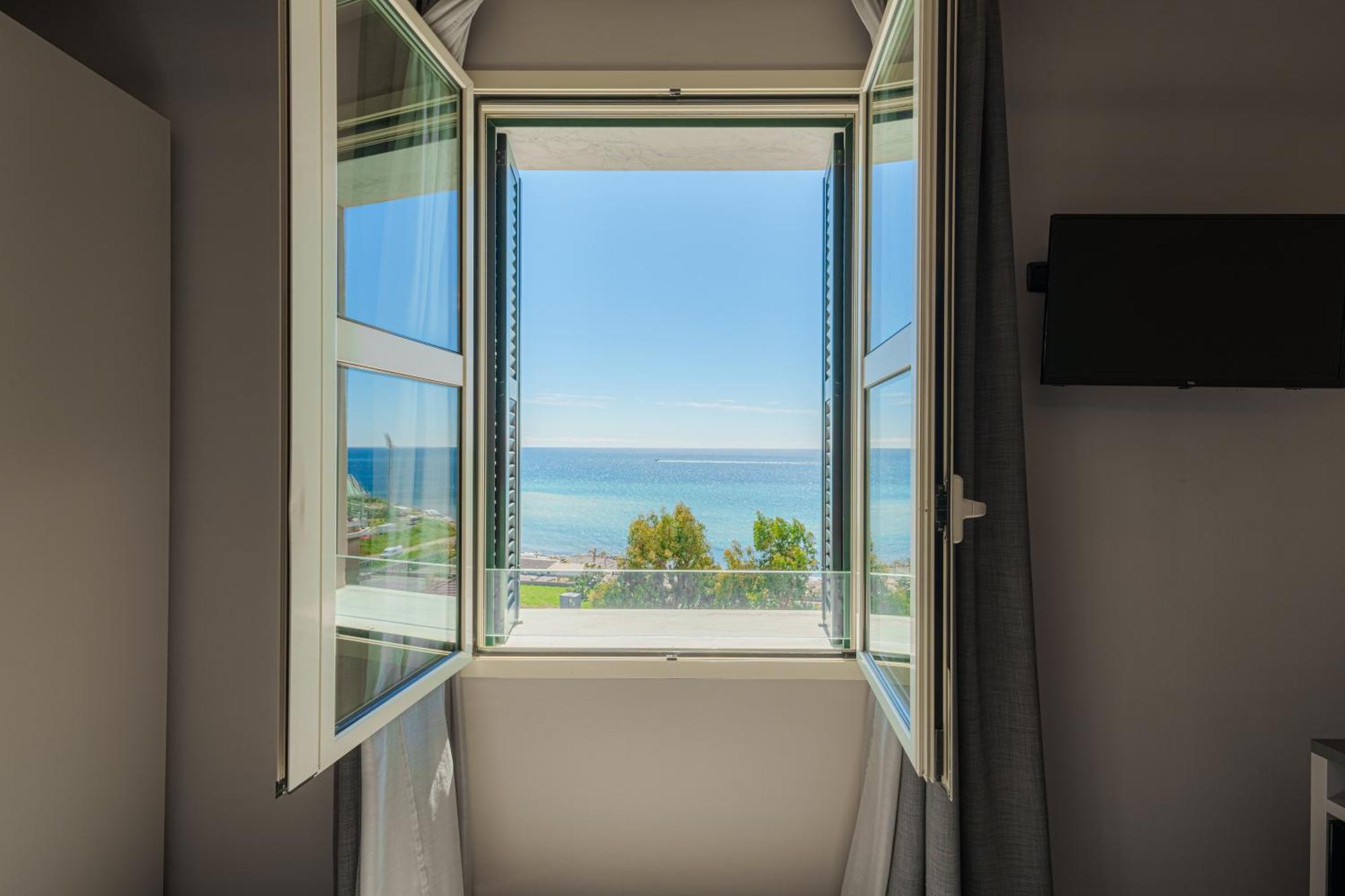 Hotel Villa Levi San Remo Buitenkant foto