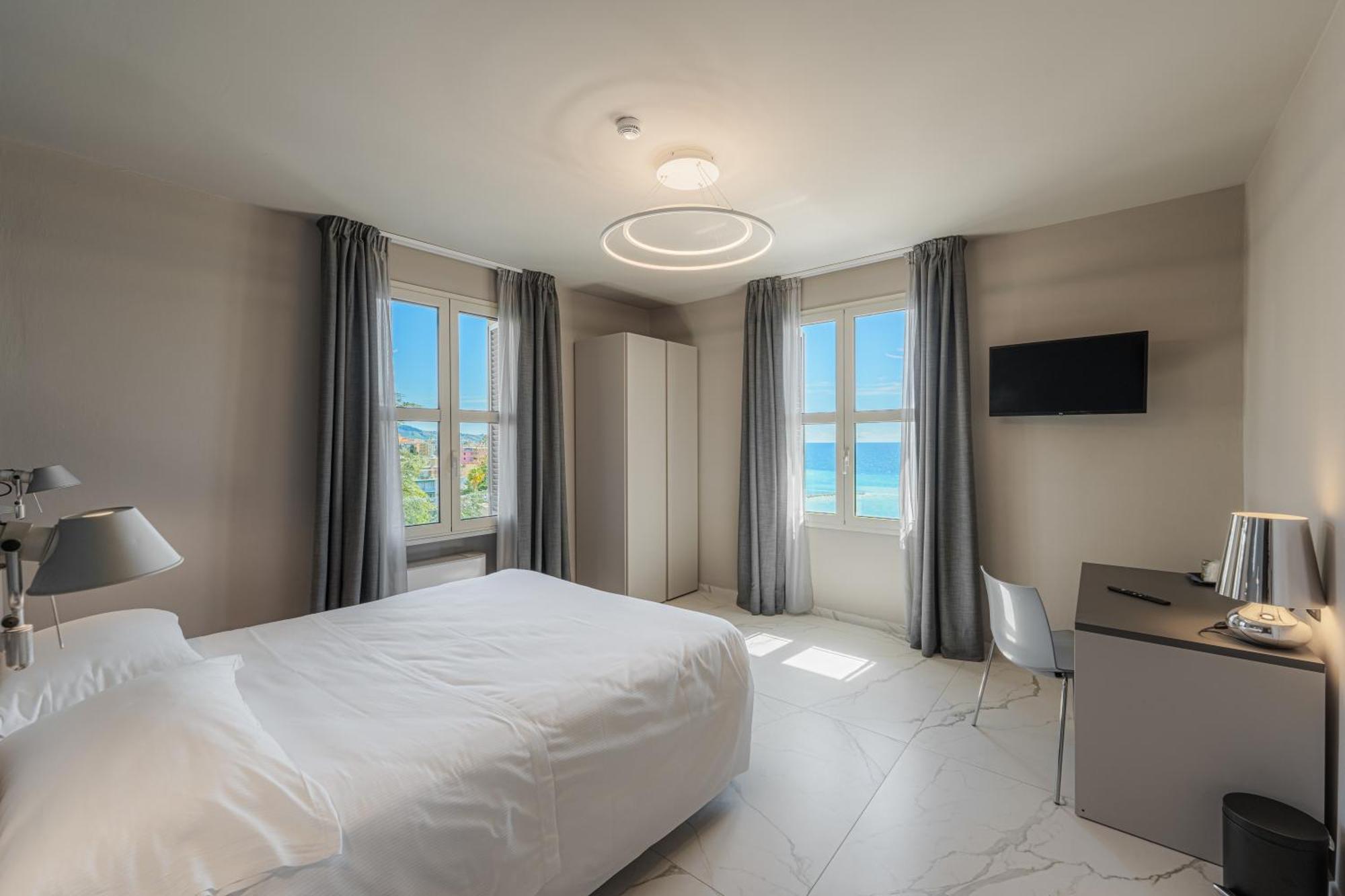 Hotel Villa Levi San Remo Buitenkant foto