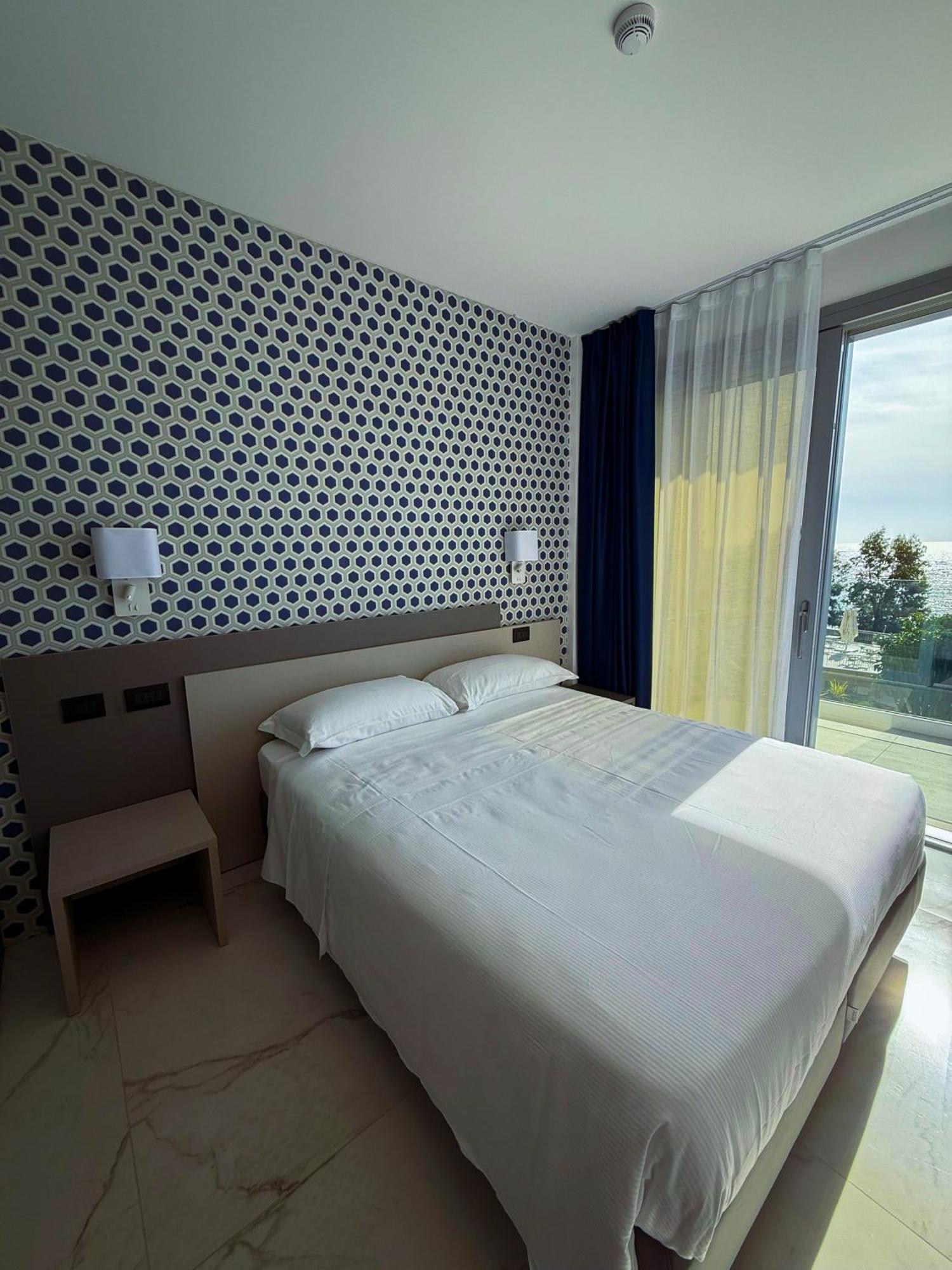 Hotel Villa Levi San Remo Buitenkant foto